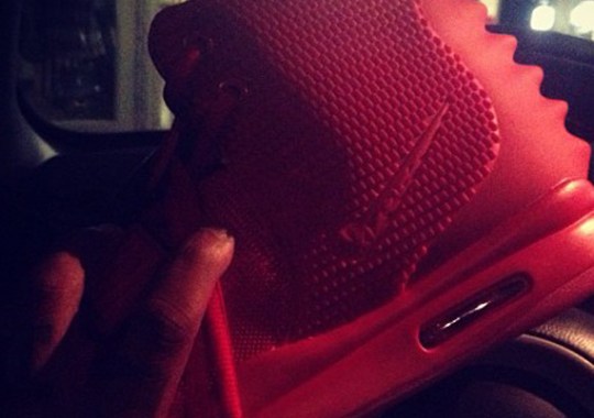 “Red October” Nike Air Yeezy 2 Preview