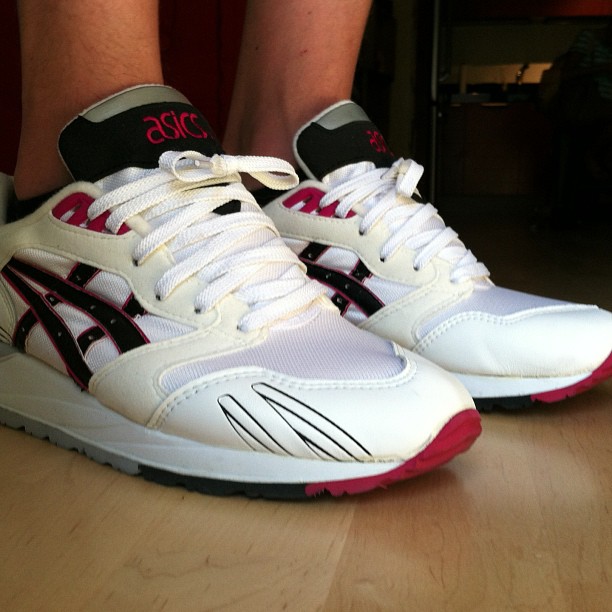 Vintage Sneaker Photos 09