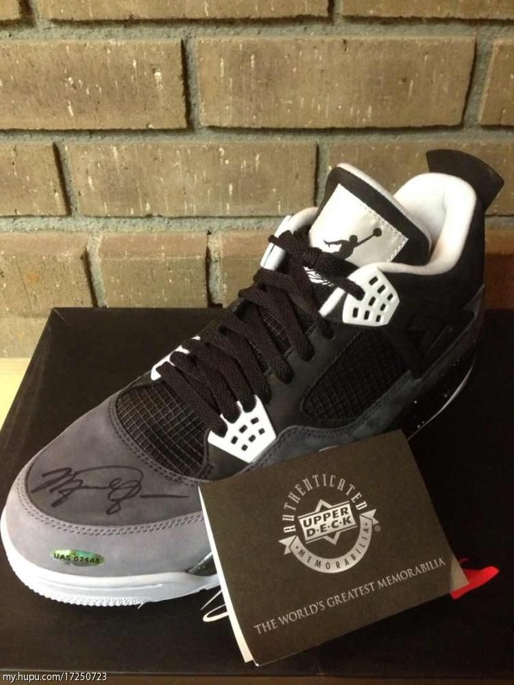 Air Jordan Retro Fear Pack Michael Jordan Autographed Set 7