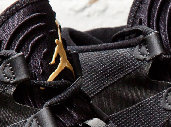 Air Jordan Xx8 Lite Black Metallic Gold 1