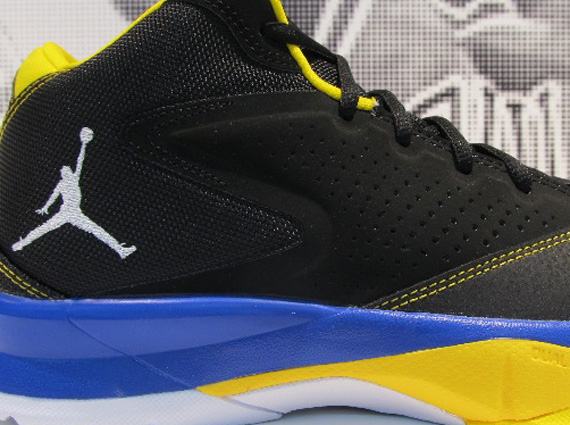 Jordan Court Vision – Black – Blue – Yellow