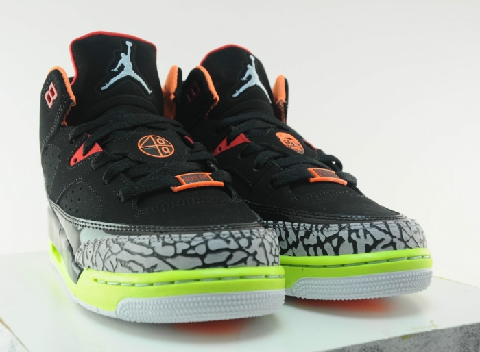 Jordan Son Of Mars Low Gs Black Light Armory Blue Volt Orange 01