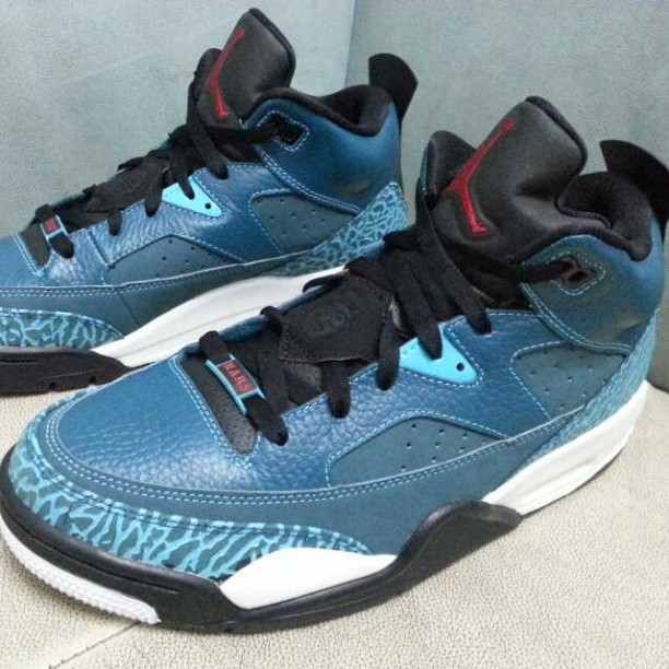 Jordan Son Of Mars Low Teal Black Red 01