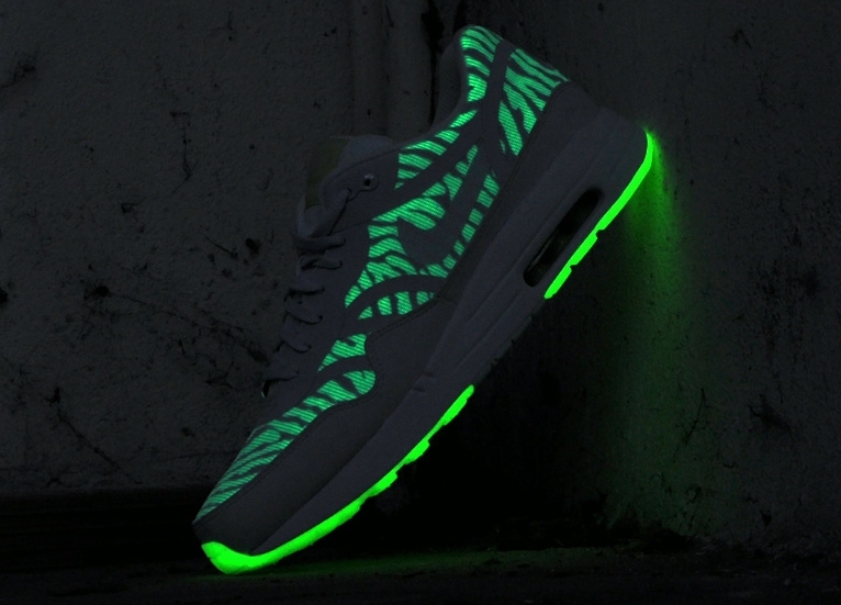 Nike Air Max 1 Premium Tape Glow In The Dark 01