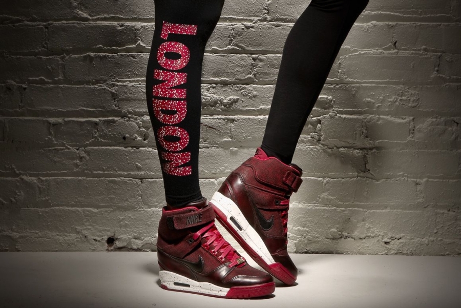 wmns air revolution sky hi