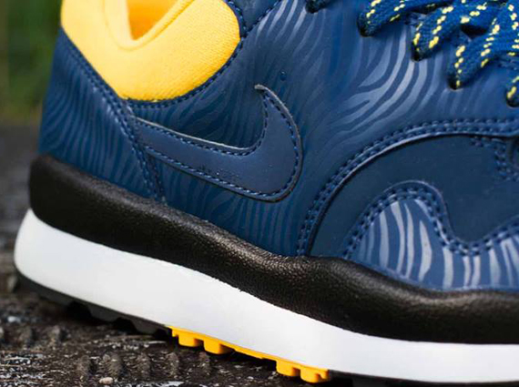 áspero Revocación En otras palabras Nike Air Safari - Brave Blue - Laser Orange - SneakerNews.com