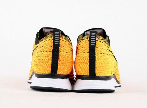 Nike Flyknit Racer Yellow Black 01