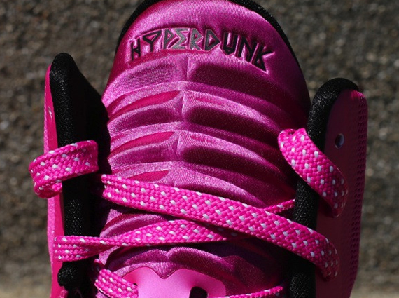 demostración Aparentemente pase a ver Nike Hyperdunk 2013 "Think Pink" - Available - SneakerNews.com