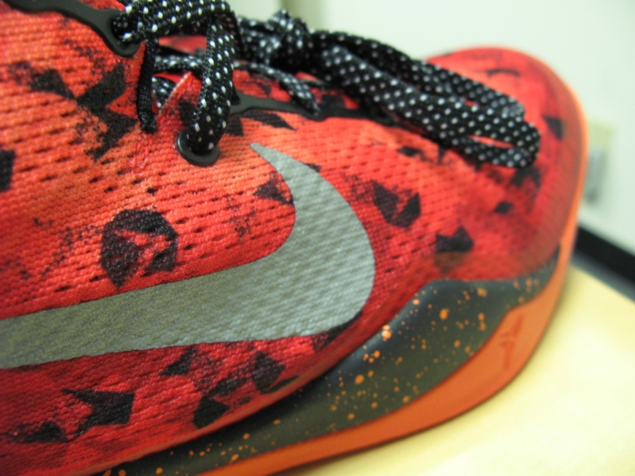Nike Kobe 8 Challenge Red Kobe Autographed 04