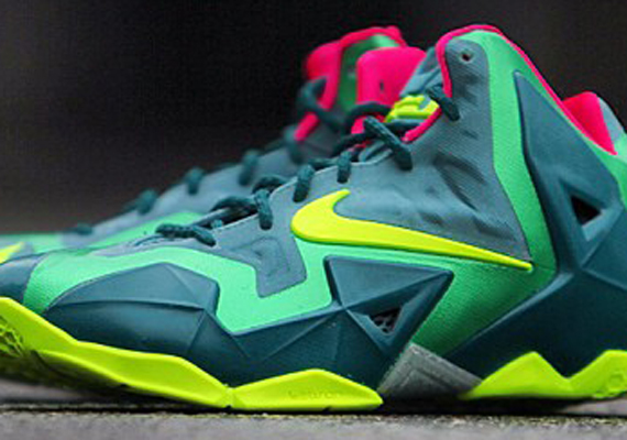 Nike LeBron 11 GS - Green - Pink - Volt 