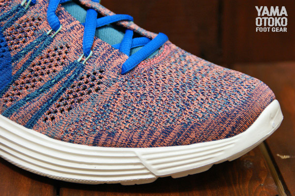 Nike Lunar Flyknit Chukka Pink Blue 4