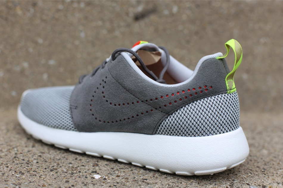 Nike Roshe Run Dusty Grey Pewter 01