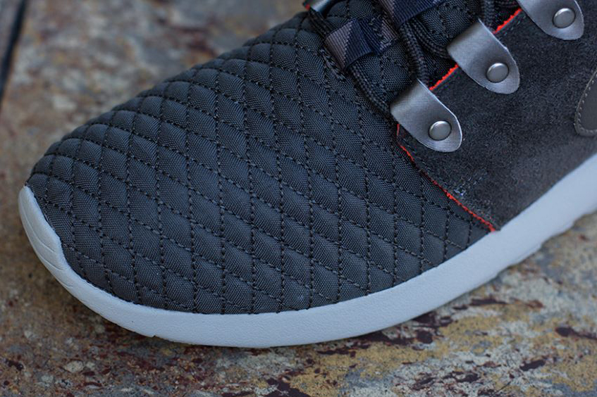 Nike Roshe Run Mid Winter Newsprint Smoke Volt 1