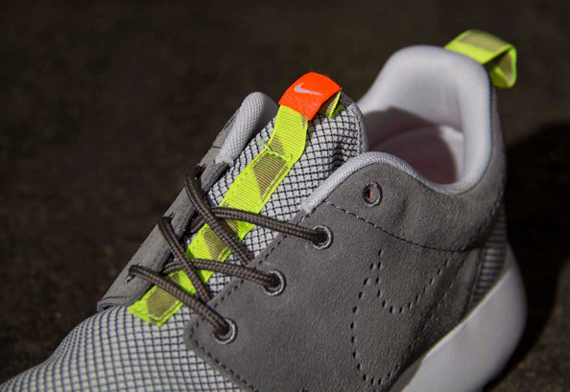 Nike Roshe Run "Two-toned - SneakerNews.com
