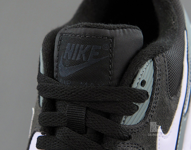 Nike Wmns Air Max 90 Black Grey Violet Frost 4