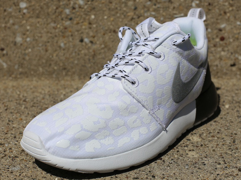 Nike Wmns Premium Roshe Run Leopard 1