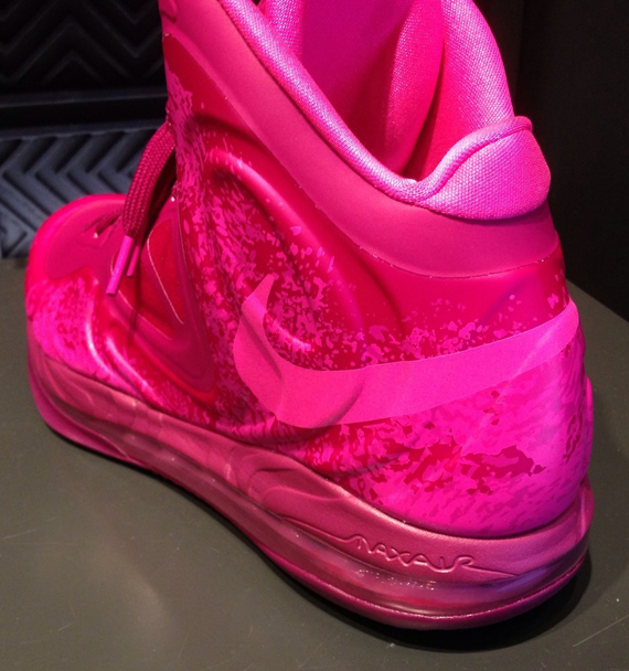 nike hyperposite pink