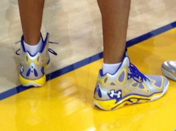Steph Curry in Under Armour Spawn Anatomix - SneakerNews.com
