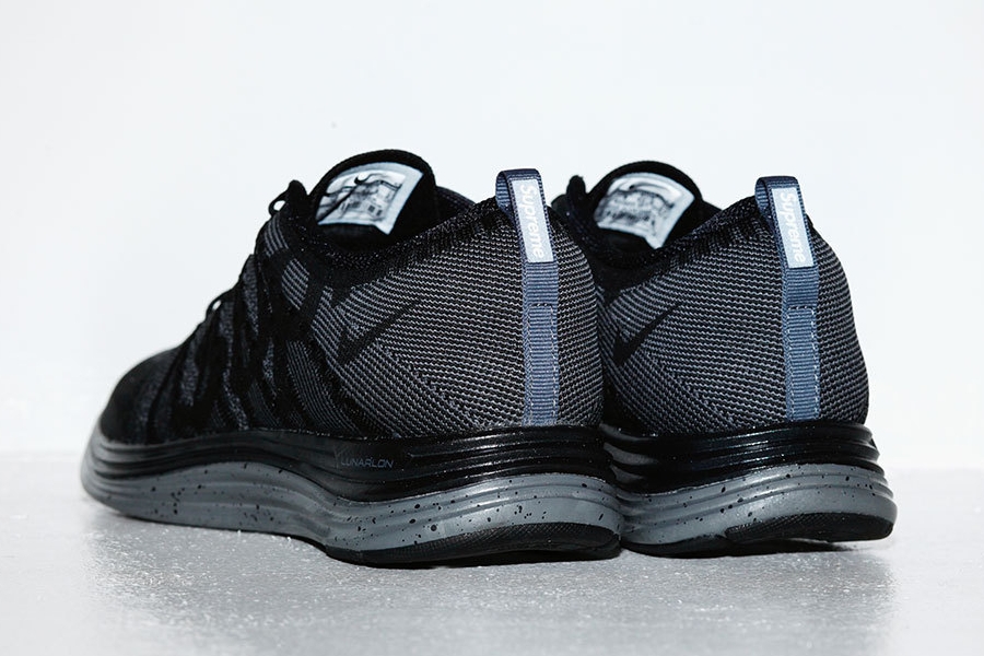 para justificar mental familia Supreme x Nike Flyknit Lunar1+ - Release Reminder - SneakerNews.com