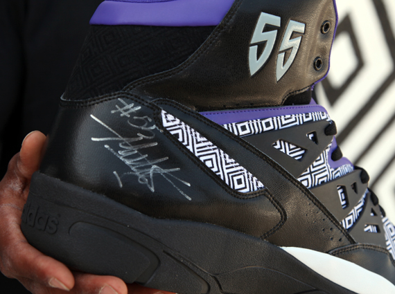 Sneaker News x adidas Originals - Autographed Mutombo Giveaway