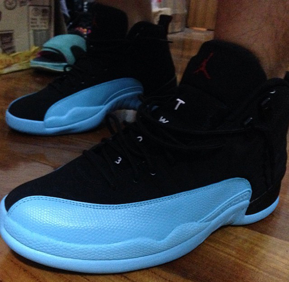 Jordan 12 black hotsell and blue on feet