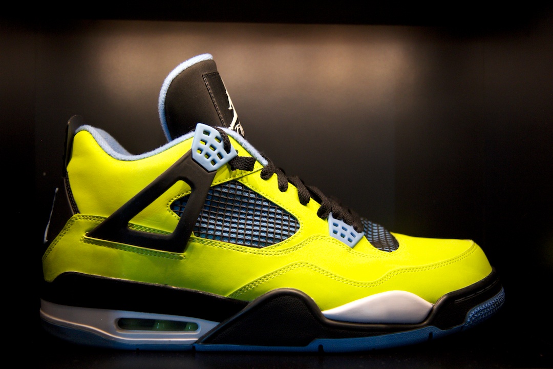 Chris paul hotsell jordan 4