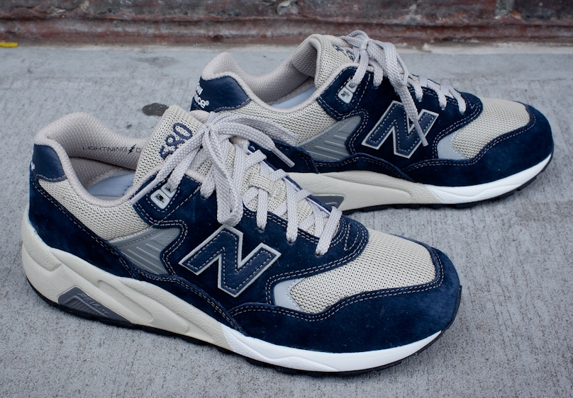 New Balance Mt 580 Revlite 01