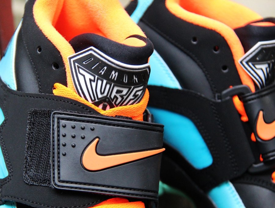 Naomi Osaka Makes Return to Tennis in Bright Orange Nike Shoes – Footwear  News