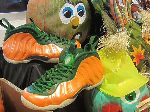 Nike Air Foamposite One Great Pumpkin Customs 4