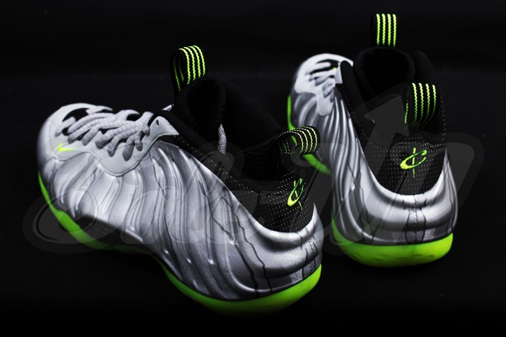 Nike Air Foamposite One Silver Black Neon 01