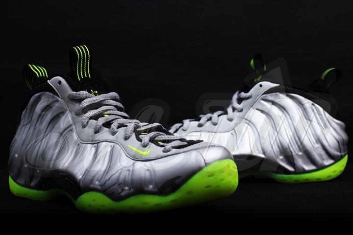 Nike Air Foamposite One Silver Black Neon 06