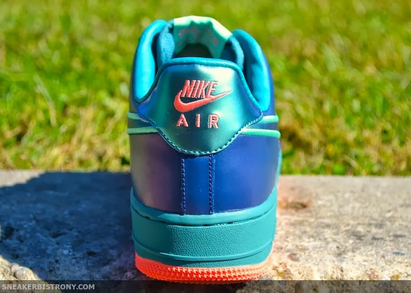 Nike Air Force 1 Low Brave Blue Green Glow 01