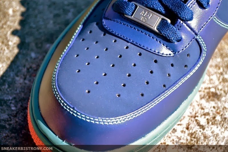 Nike Air Force 1 Low Brave Blue Green Glow 03