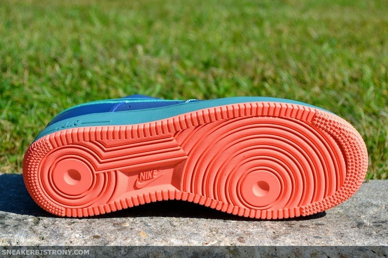 Nike Air Force 1 Low Brave Blue Green Glow 04