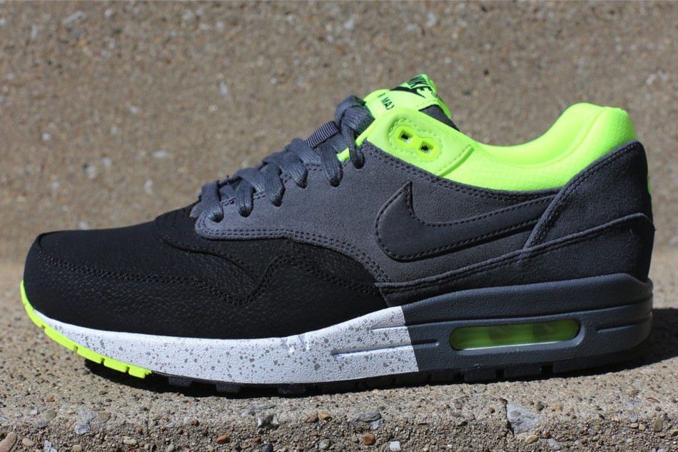 Nike Air Max 1 Anthracite Black Volt 2