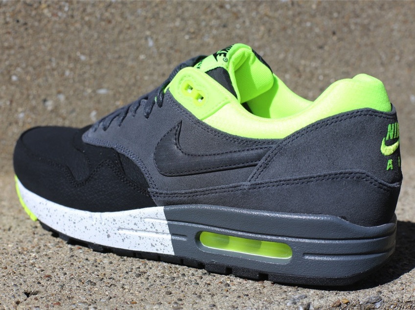 Nike Air Max 1 Anthracite Black Volt 3