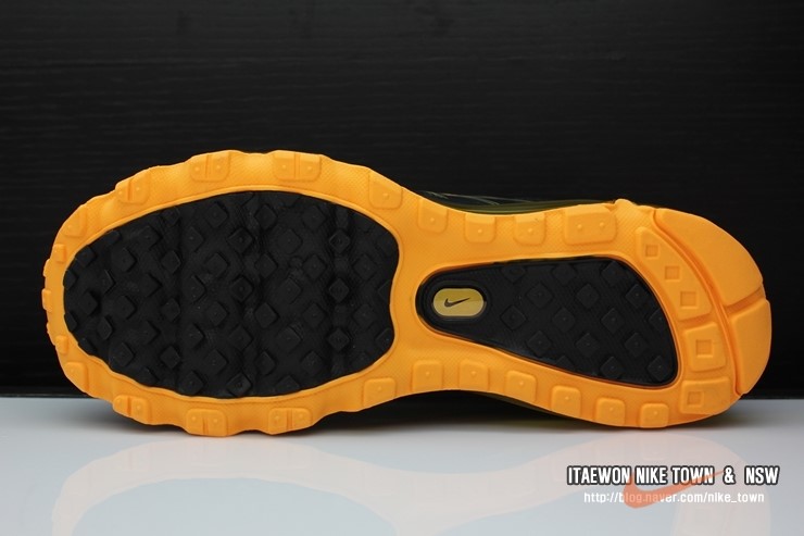 Nike Air Max 2009 Holiday 06