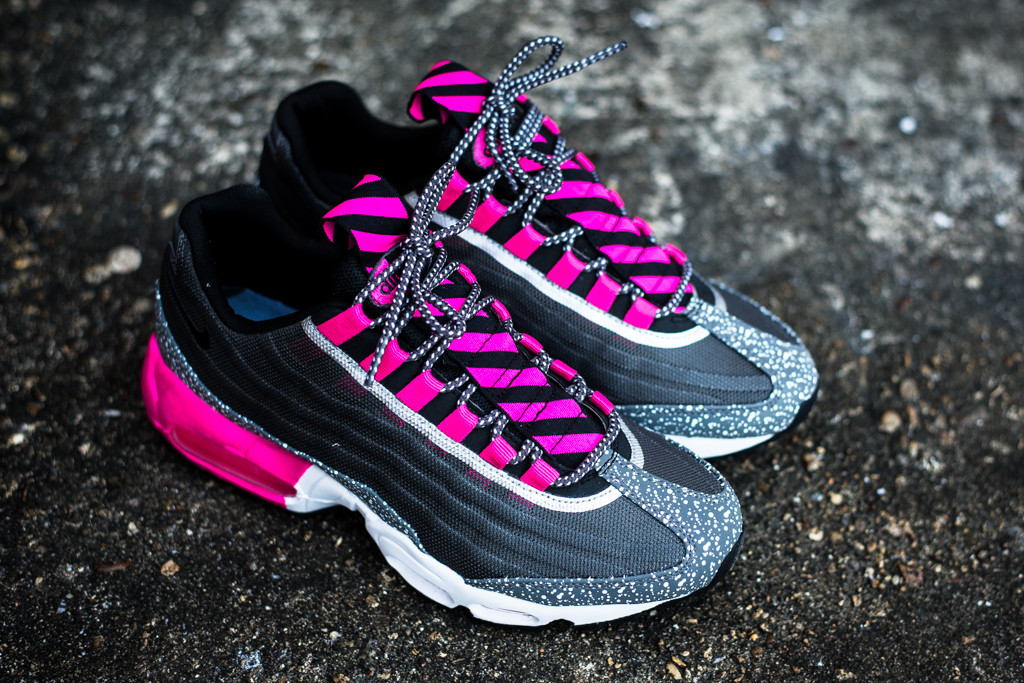 Nike Air Max 95 Prm Tape Night Run Midnight Fog Pink Foil 01