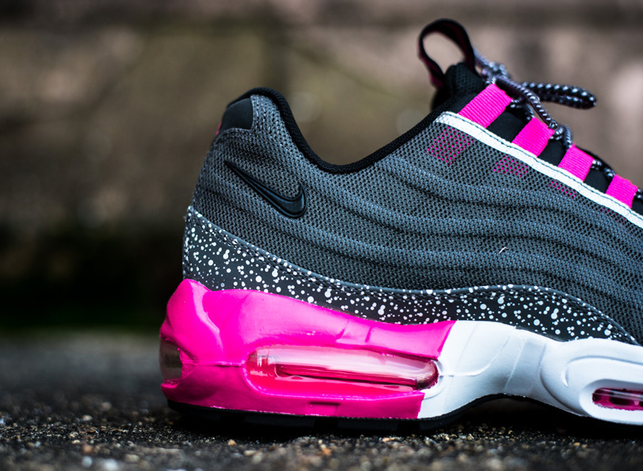 Nike Air Max 95 Tape - Tag | SneakerNews.com