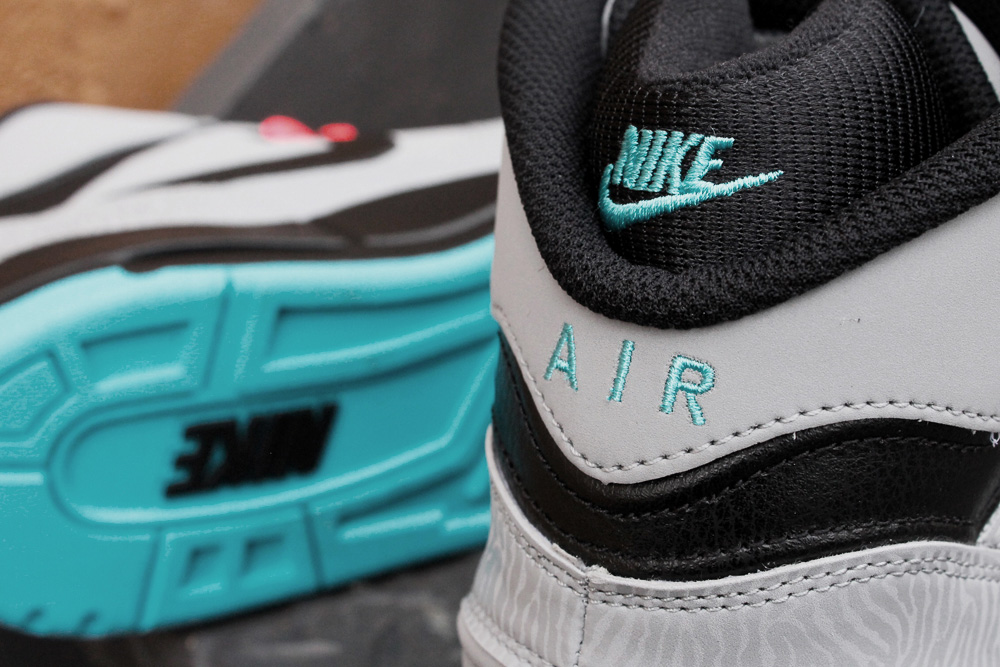 Nike Air Revolution Silver Black Red Gamma 2