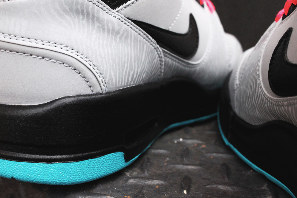 Nike Air Revolution Silver Black Red Gamma 5