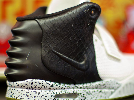 lille Forfatning Gøre mit bedste Nike Air Yeezy 2 "Oreo" Customs by El Cappy - SneakerNews.com