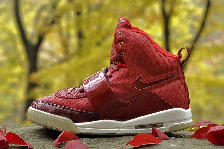 Jeg vasker mit tøj bladre mangfoldighed Nike Air Yeezy 1 "Red October" by JBF Customs - SneakerNews.com