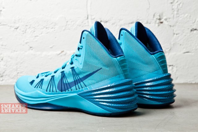 Nike Hyperdunk 2013 Brave Blue Gamma Blue 02