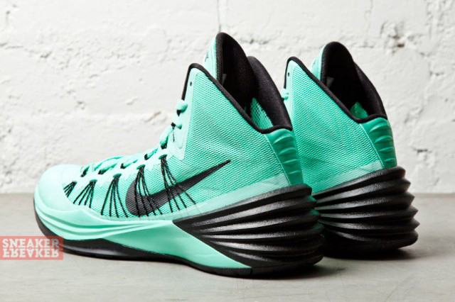 Nike Hyperdunk 2013 Green Glow Black 2