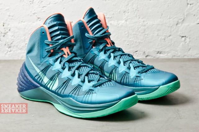 Nike Hyperdunk 2013 Mineral Teal Atomic Pink 01