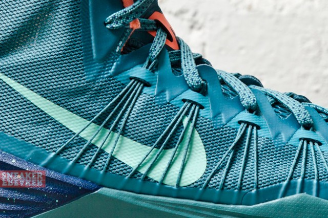 Nike Hyperdunk 2013 Mineral Teal Atomic Pink 03