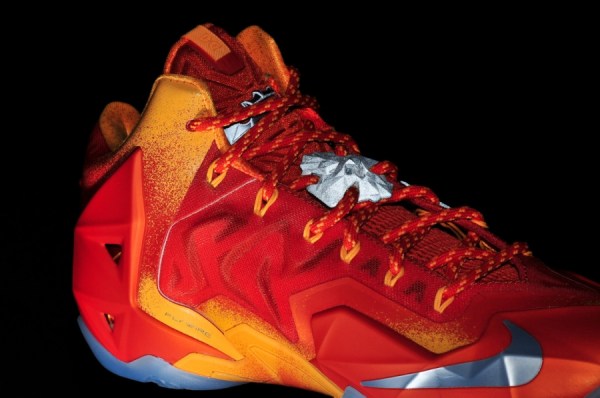 Nike LeBron XI 