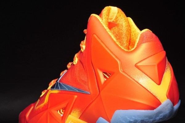 Nike LeBron XI 