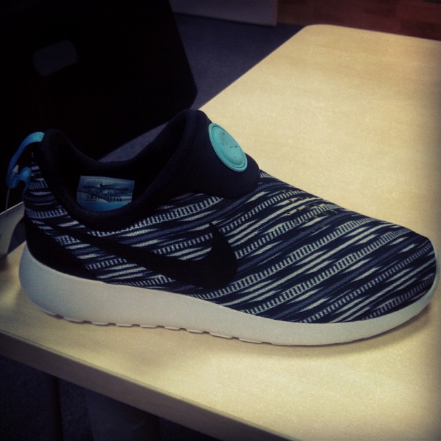 Nike Roshe Run Slip On 01